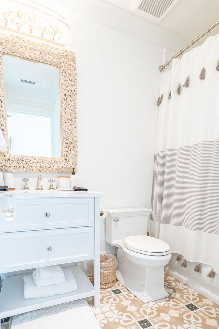 full bathroom for bedroom #3.