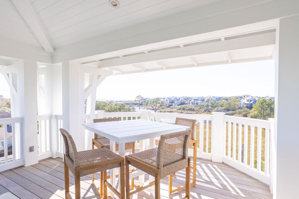 Top floor of tower with beautiful Gulf views! Perfect for sunrise and sunset!