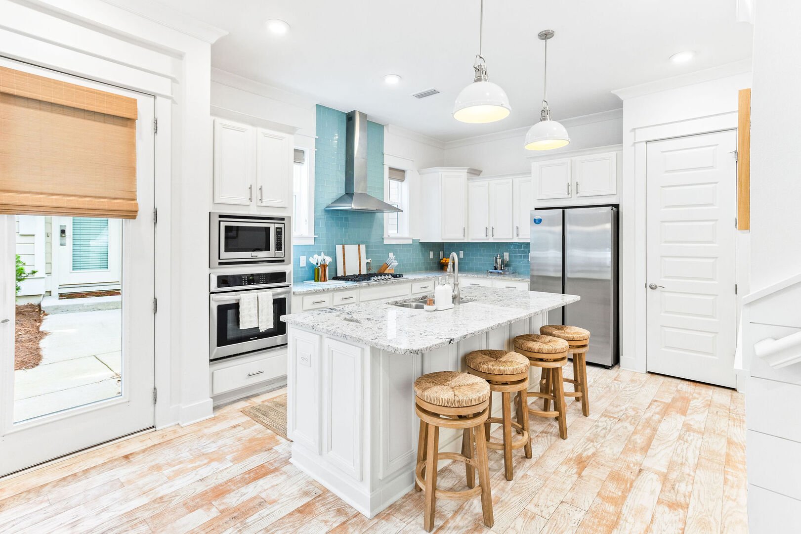 Additional seating for four at the kitchen island!