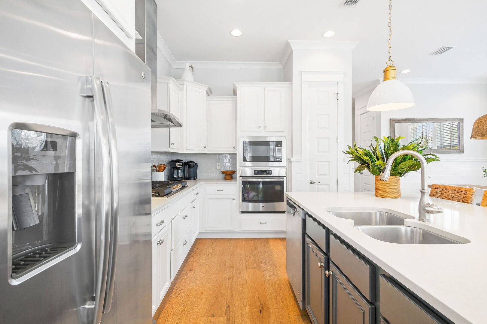 Enjoy cooking with family in the gourmet kitchen!