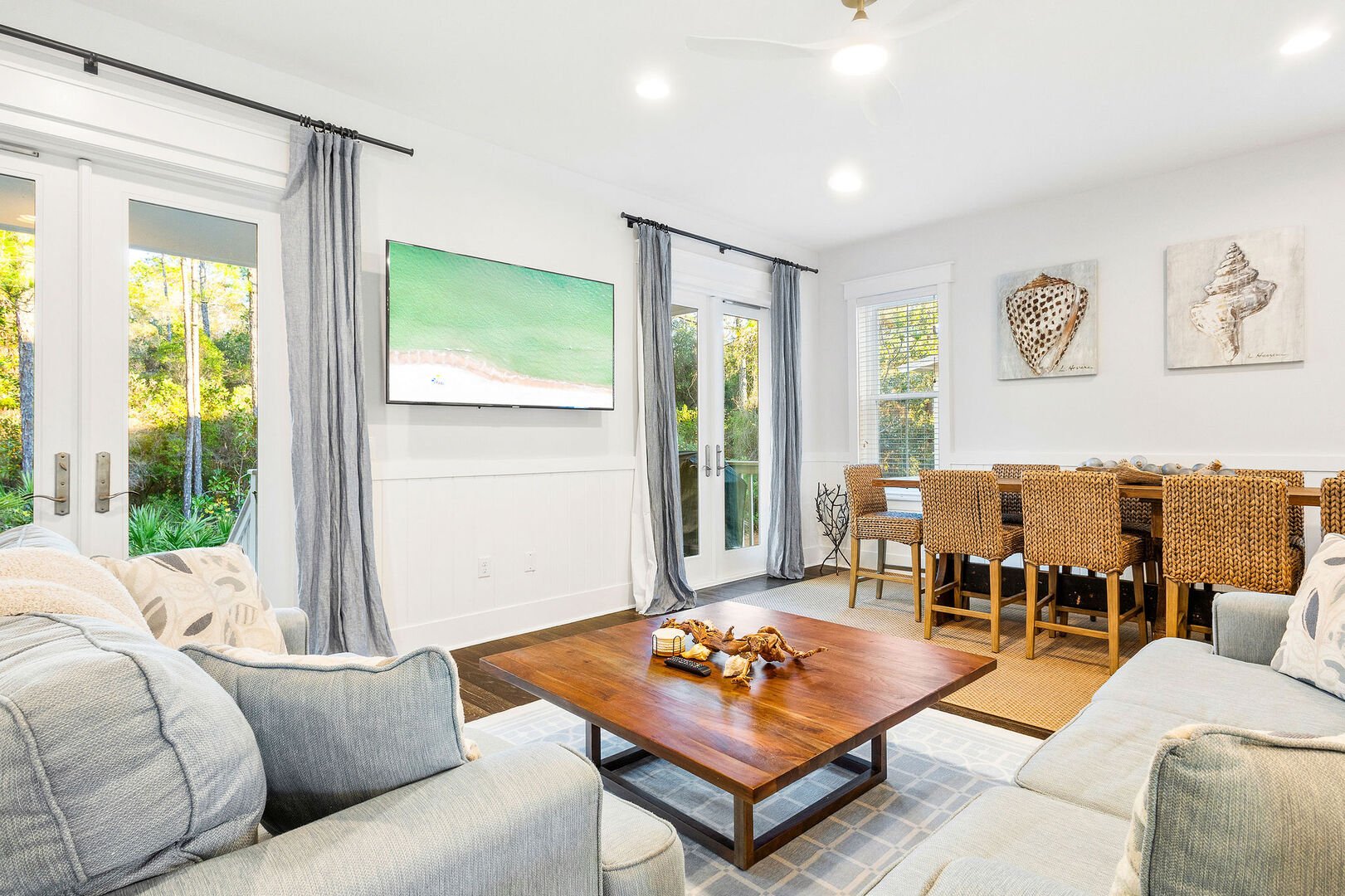 Living room features a walkout to the back covered porch.