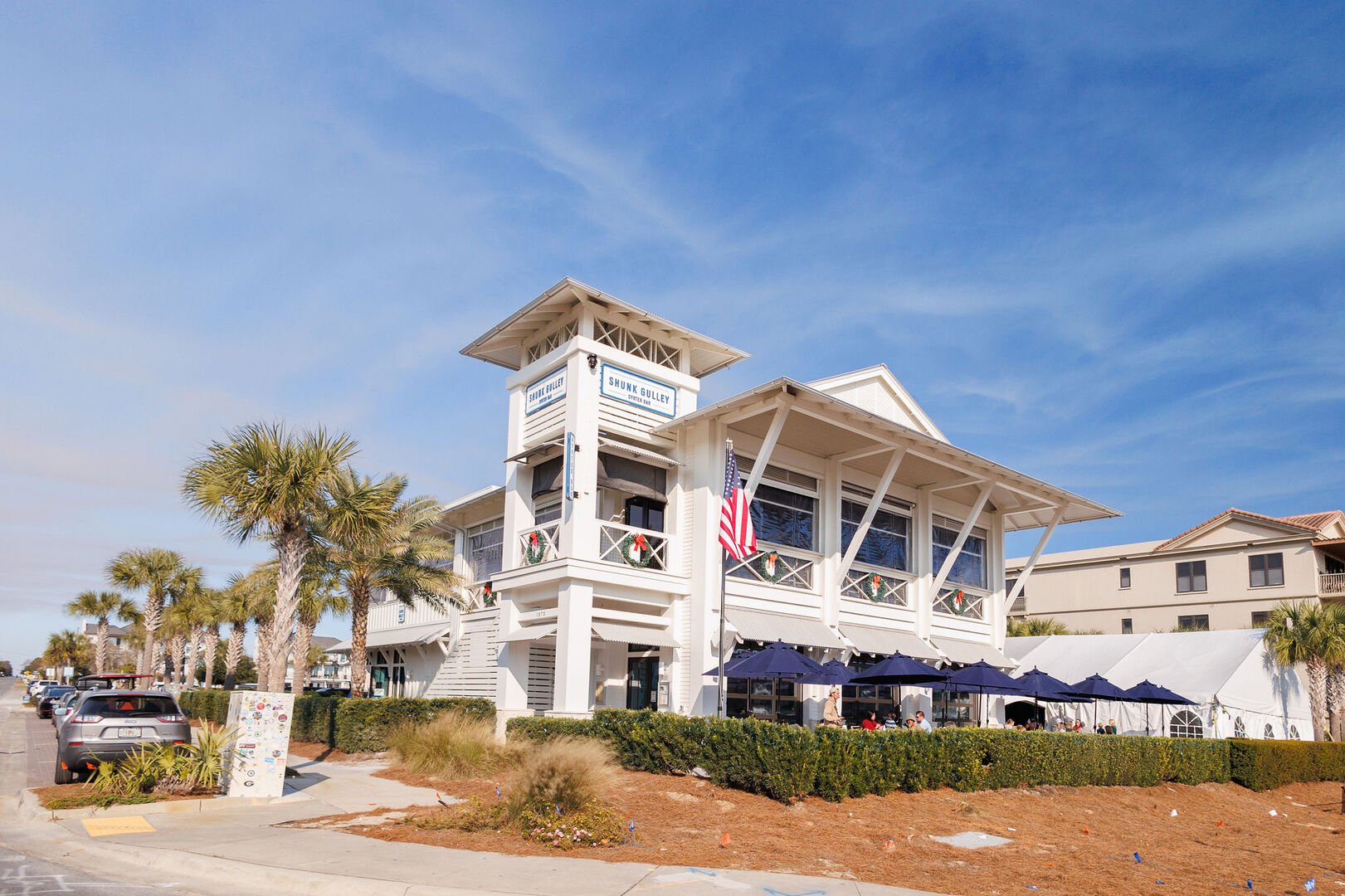 Shunk Gully's is a local favorite and offers gulf views.