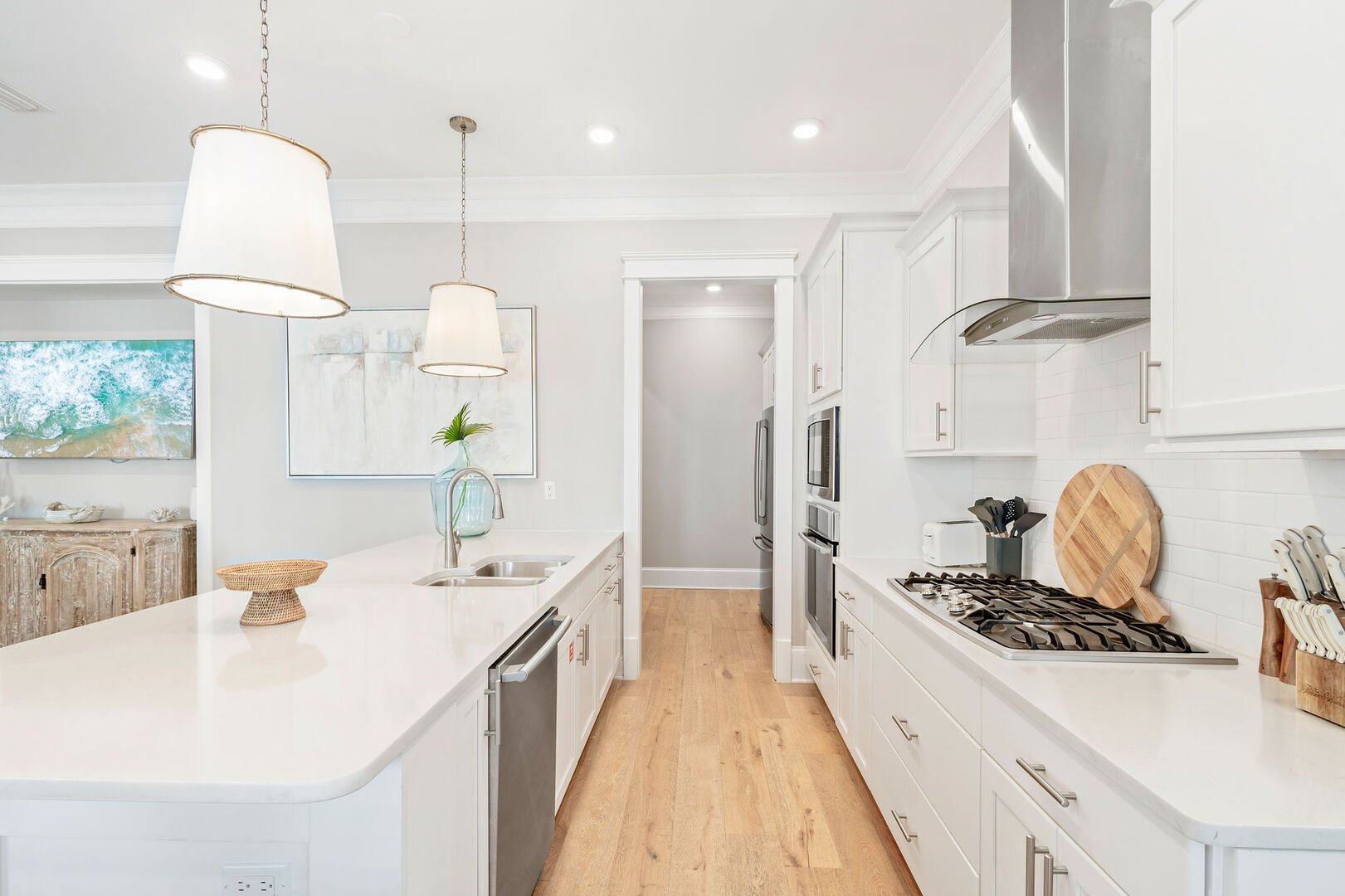 Large kitchen to easily prepare meal together!