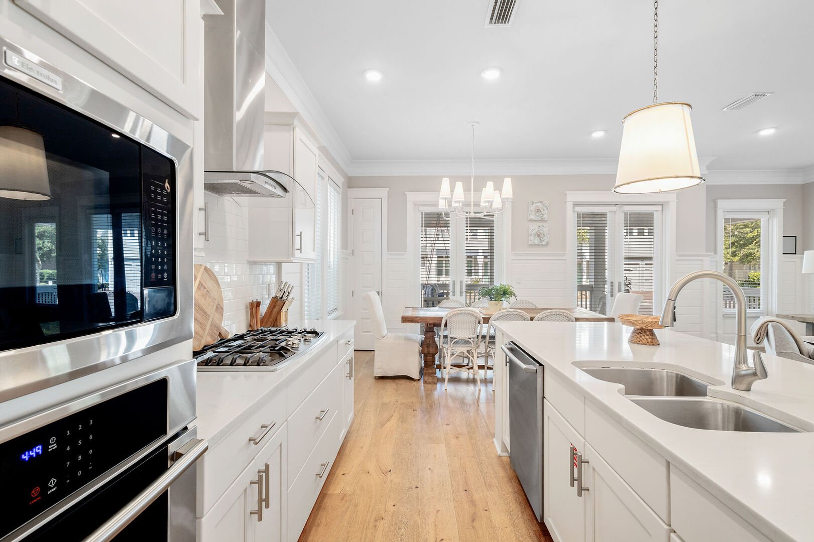 Large, fully stocked gourmet kitchen, with a butler's pantry!