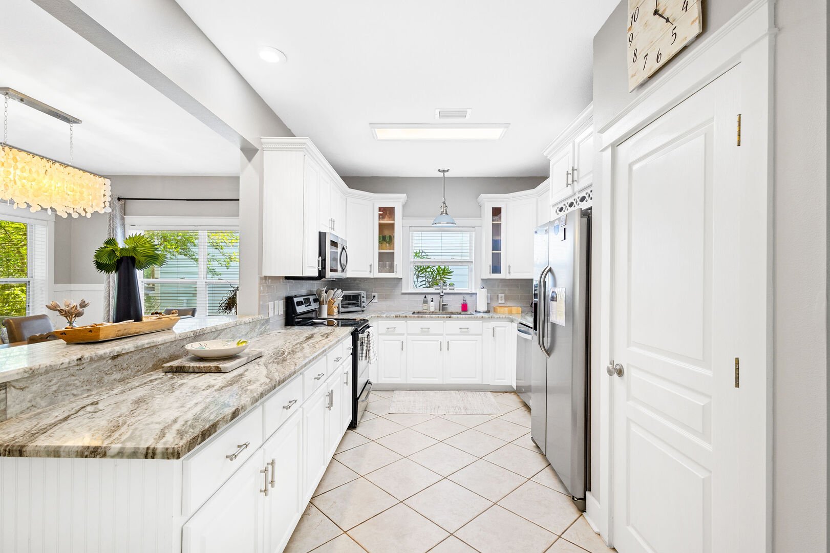Fully stocked kitchen with all your cooking essentials! Perfect for cooking together.