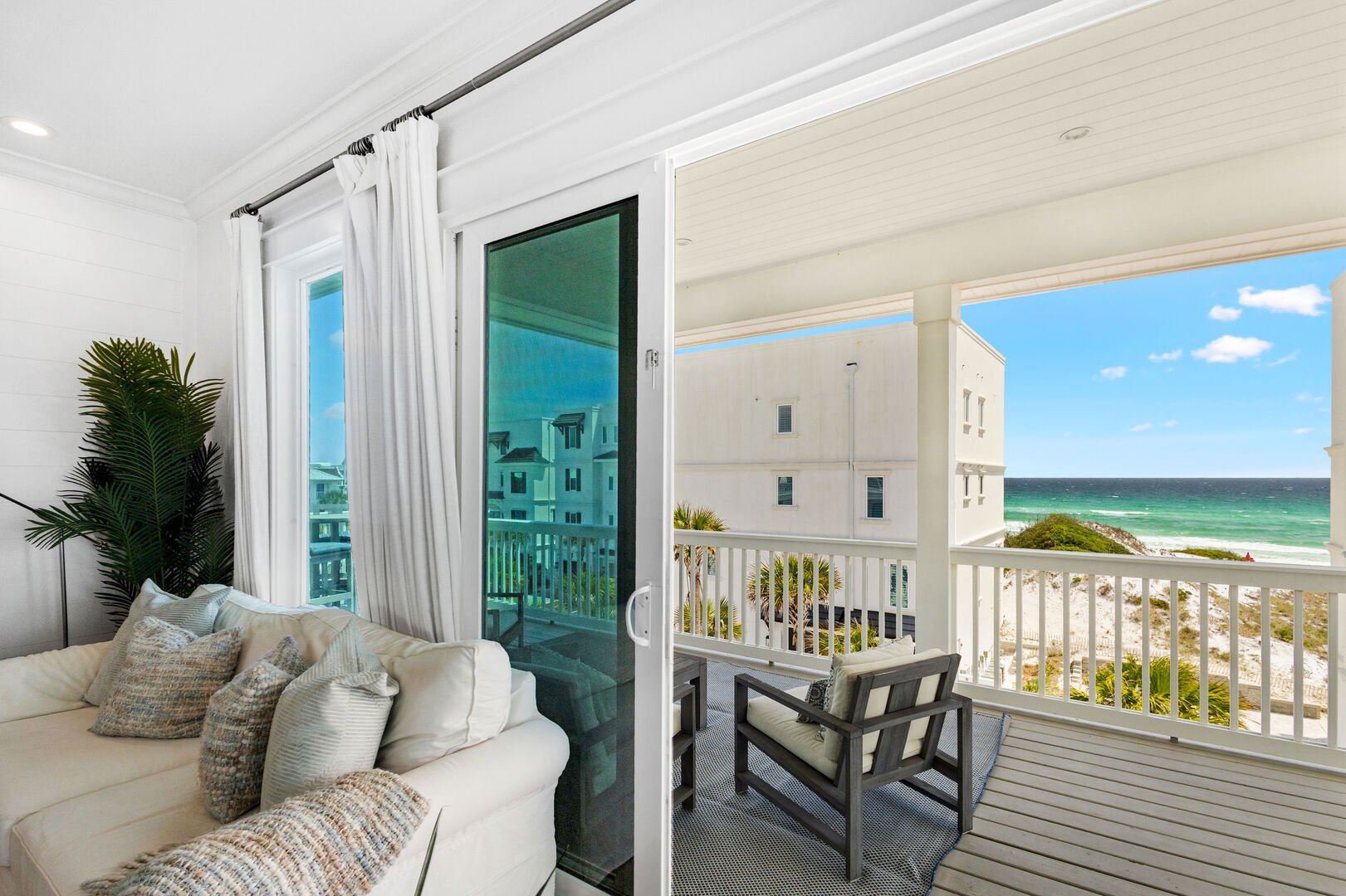Third floor patio with Gulf views.