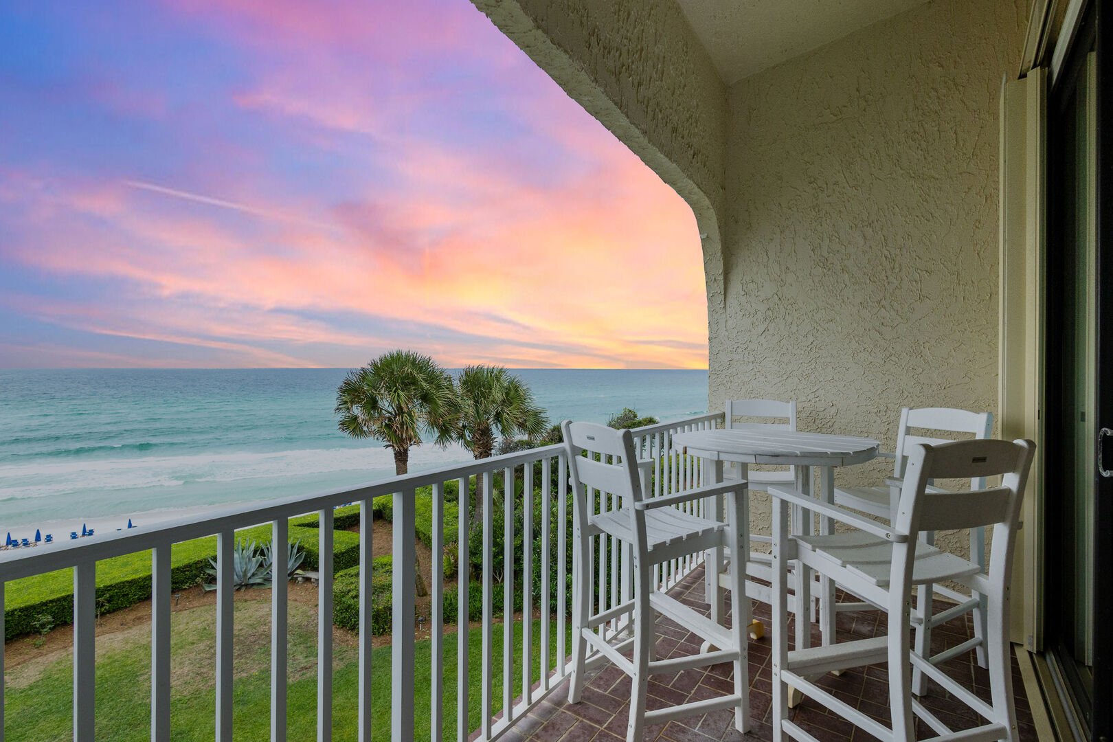 Welcome to Seabirds by Stay on 30a!