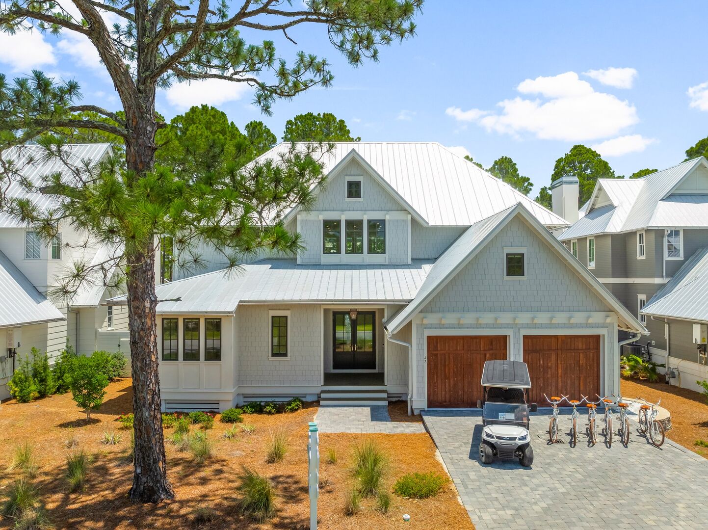 Home includes a 6 seater golf cart and 6 adult bikes.