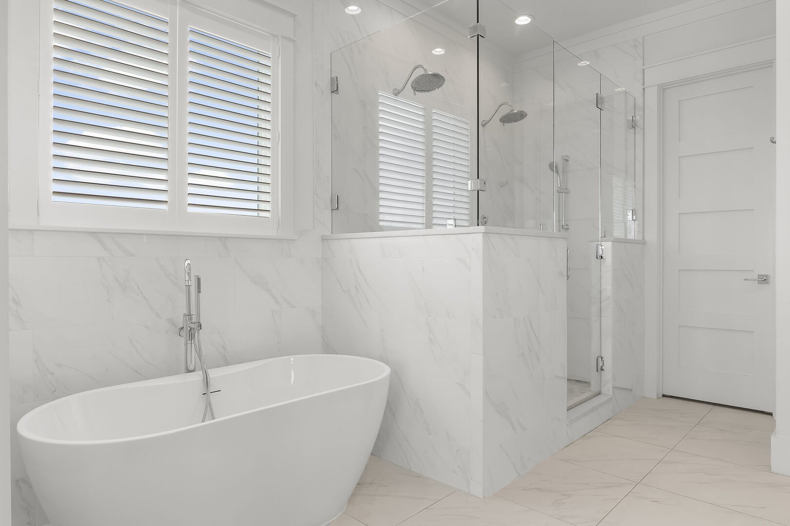 Ensuite bathroom, with walk-in shower & soaker tub.