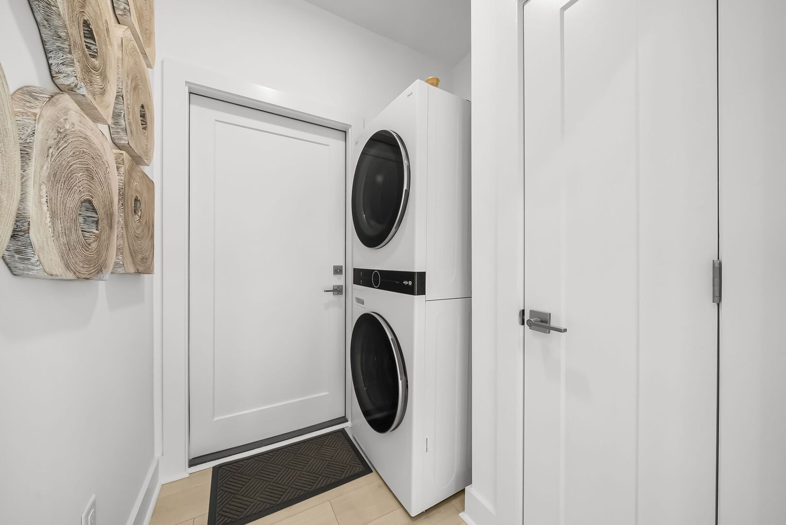 Full in home washer & dryer.