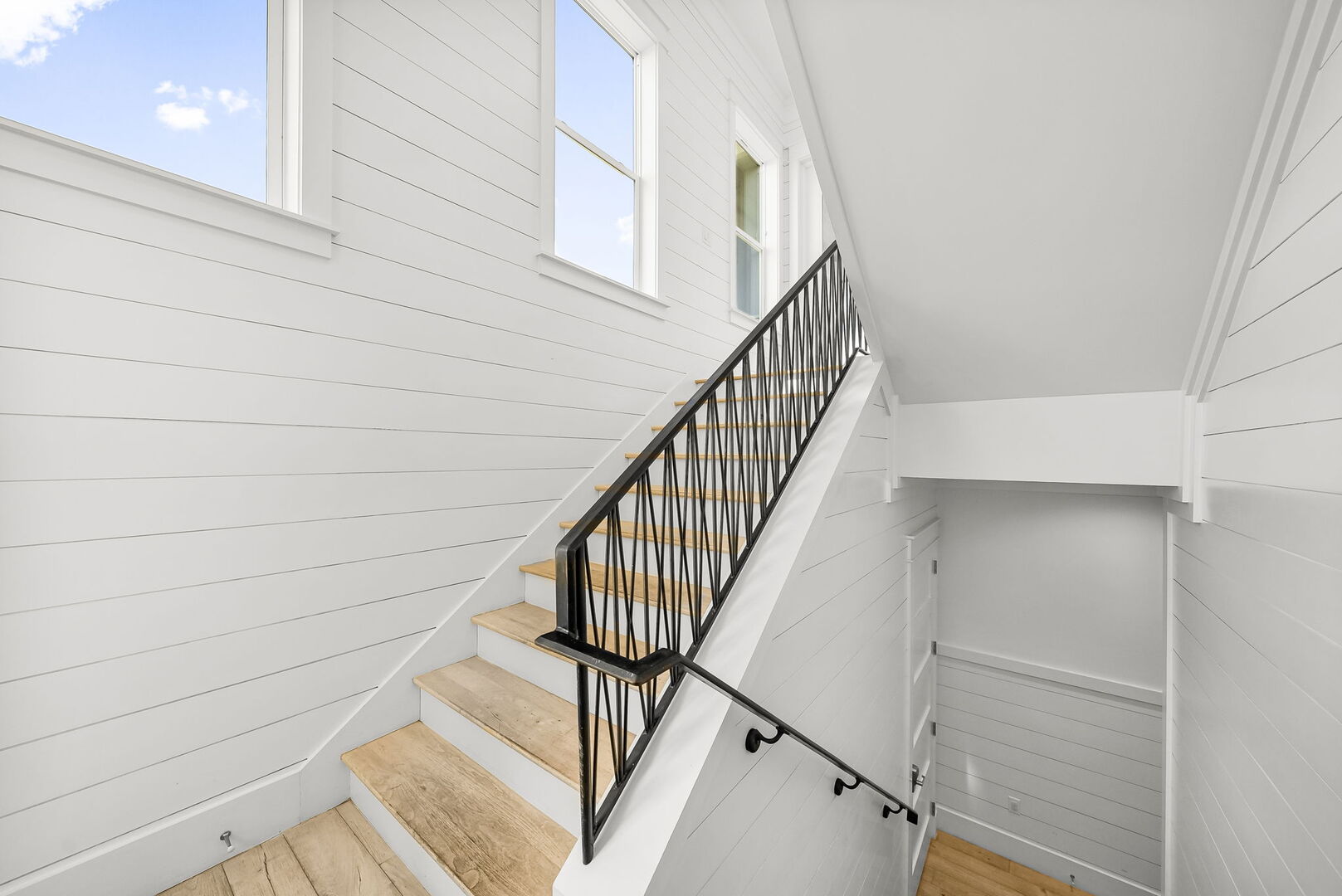 Stairwell access to 2nd floor.