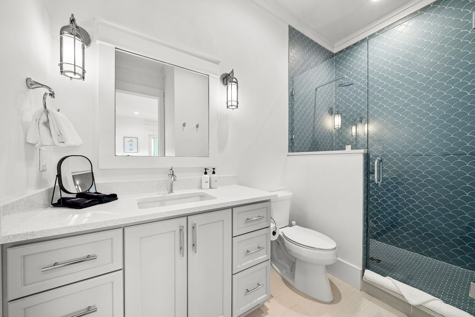Ensuite features a large walk-in shower.