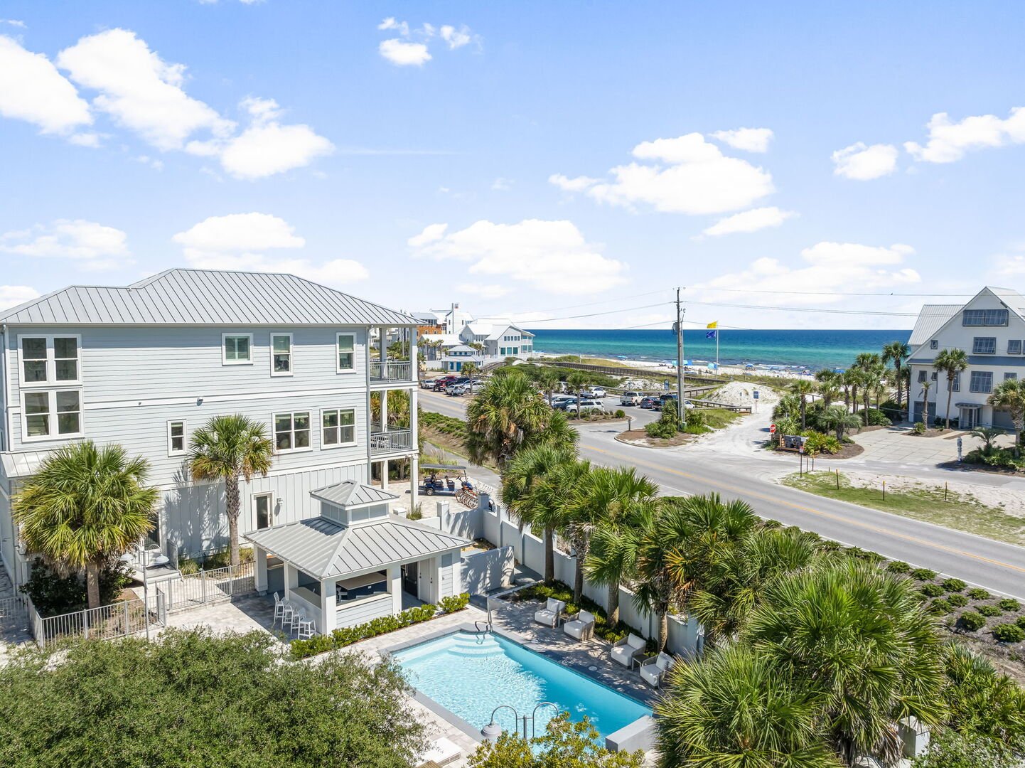 Resort-style pool, cabana, and sweeping views of the Gulf!