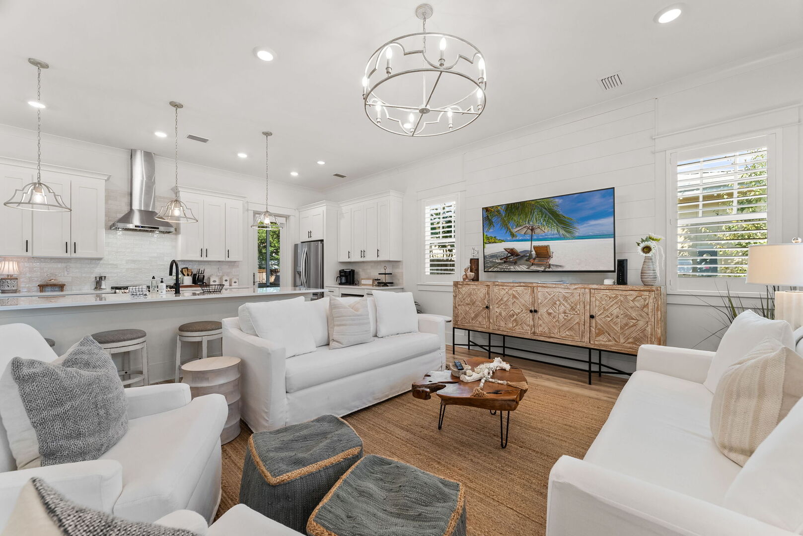 Living room has a smart TV that is perfect for watching movies!