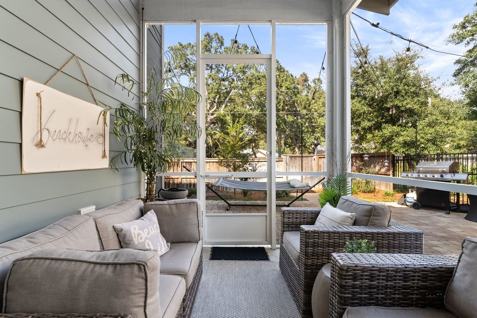 Enjoy the outdoor screened in patio!