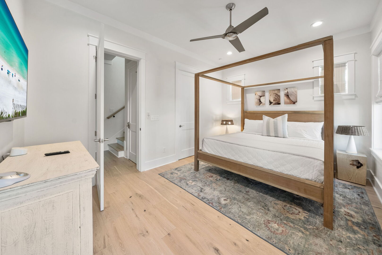 Bedroom #1 king bed with ensuite & smart tv