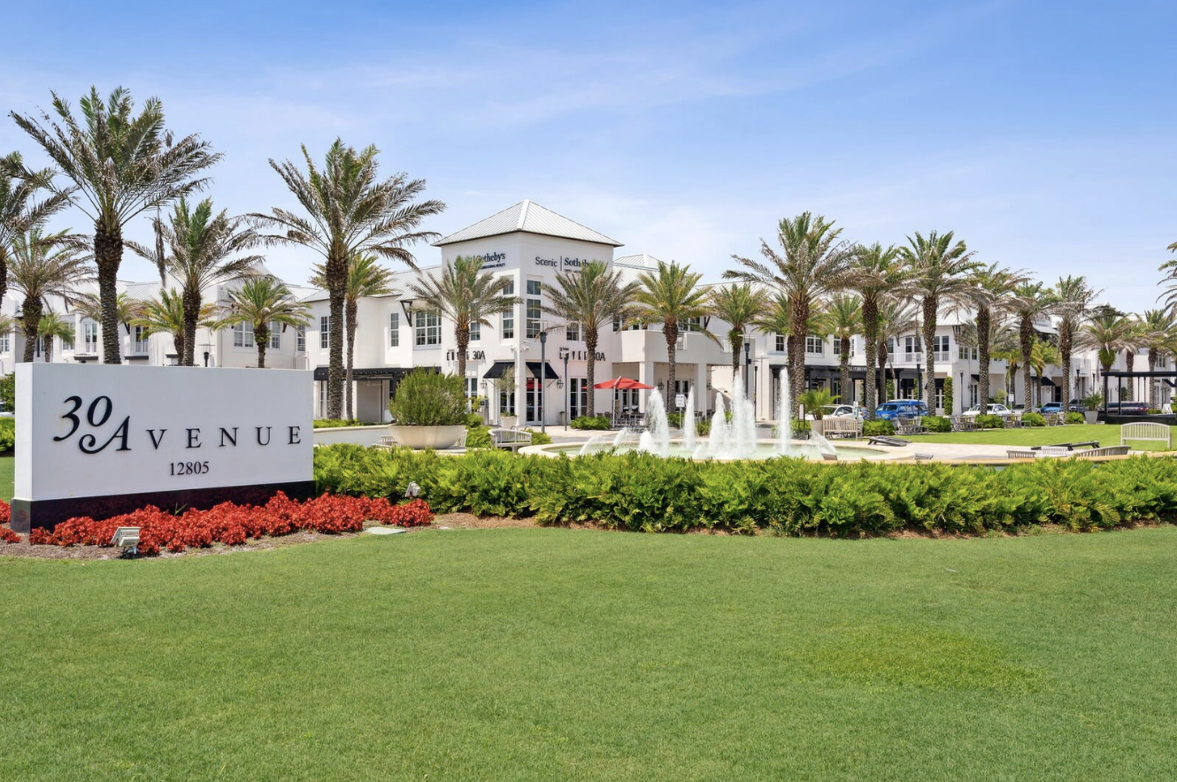 Walking distance to 30Avenue for upscale shopping and amazing restaurants!